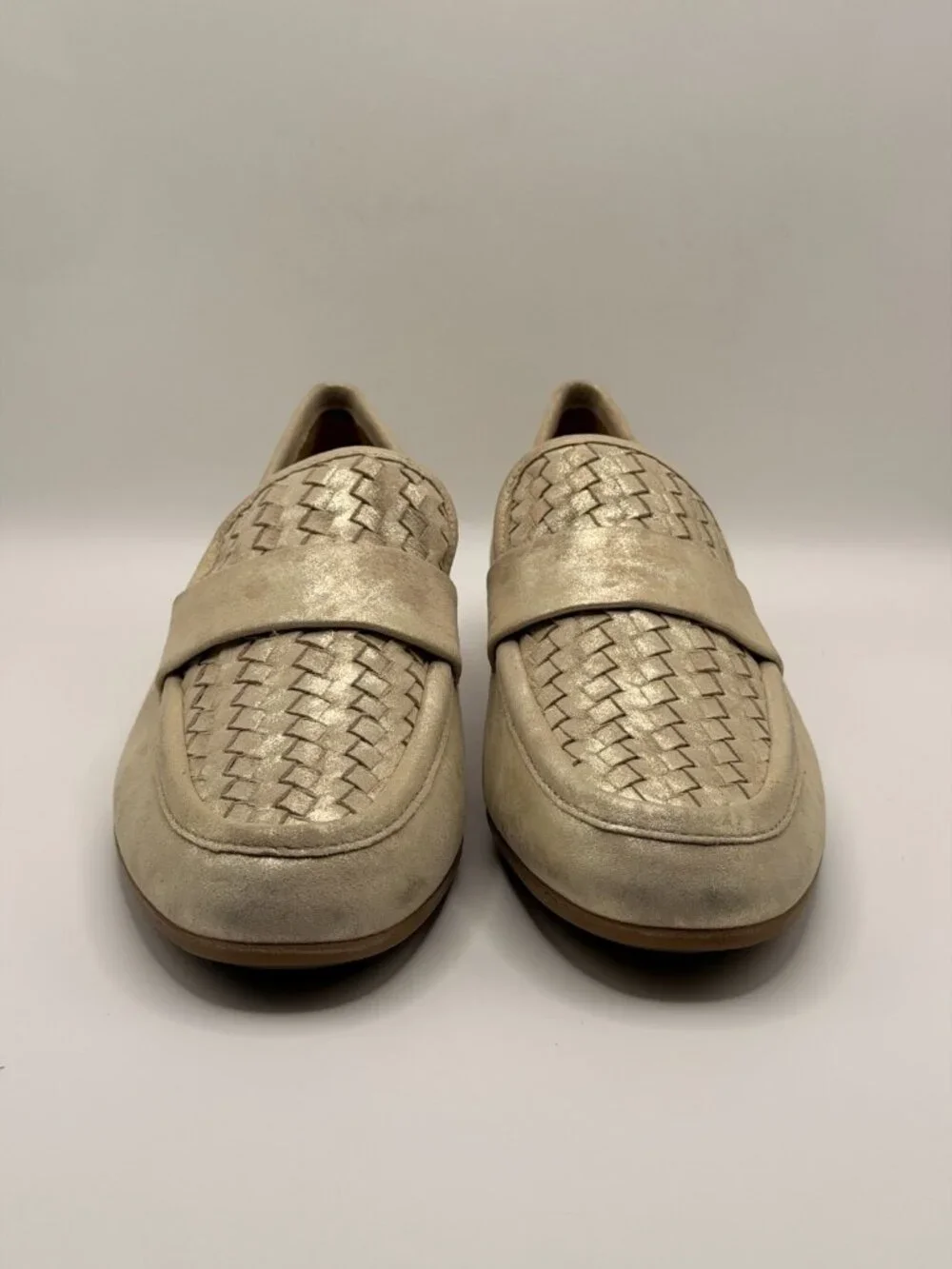 Gentle Souls Women Woven Gold Leather Loafer Sz 9